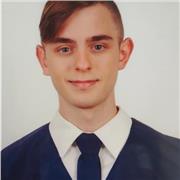 Graduado en grado profesional de piano imparte clases de piano, música y lenguaje musical